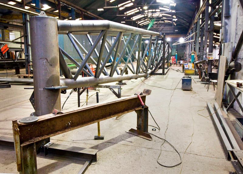 Dublin Zoo flamingo aviary — tubular truss side view